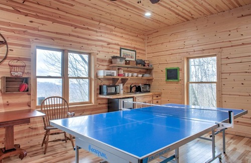 Mars Hill Cabina | Double Your Fun | Views, Game Room + Biltmore Pass 🎮🌄 by Hatley Pointe