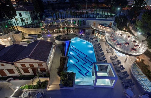 Kusadasi City Centre Hotel | Doubletree By Hilton Kusadasi - Special Class