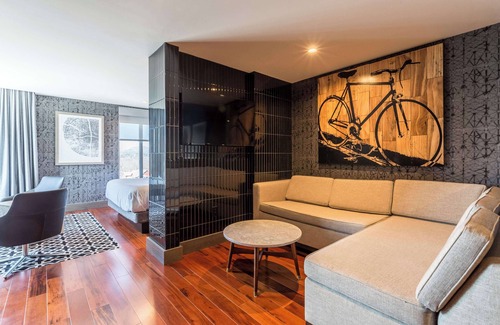 Downtown Asheville Hotel | DoubleTree by Hilton Asheville Downtown