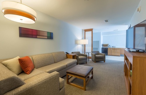 Downtown Asheville Hotel | DoubleTree by Hilton Asheville Downtown