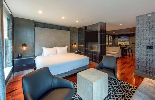 Downtown Asheville Hotel | DoubleTree by Hilton Asheville Downtown