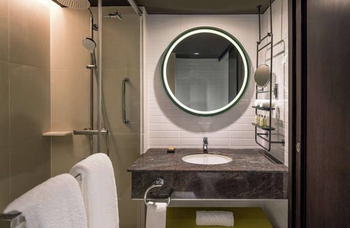 Ploenchit Hotel | DoubleTree by Hilton Bangkok Ploenchit