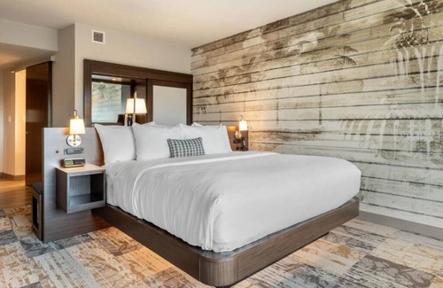 Charleston Hotel | Cambria Hotel Charleston Riverview