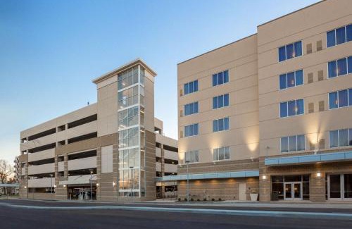Evansville Hotel | DoubleTree by Hilton Evansville