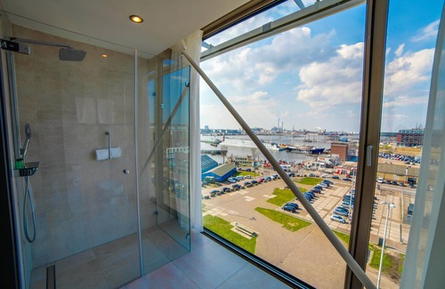 Amsterdam North Hotel | DoubleTree by Hilton Hotel Amsterdam - NDSM Wharf