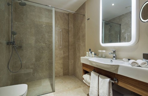 Pendik District Hotel | DoubleTree by Hilton Hotel Istanbul - Tuzla