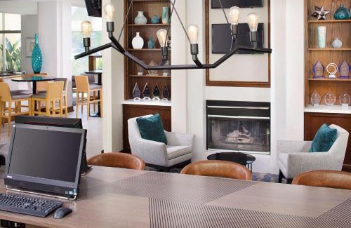 Commerce Hotel | DoubleTree by Hilton Los Angeles/Commerce
