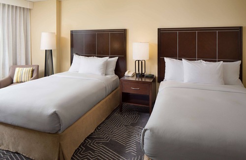 Commerce Hotel | DoubleTree by Hilton Los Angeles - Commerce