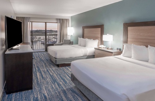New Bern Hotel | DoubleTree by Hilton New Bern Riverfront