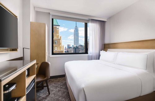 Garment District Hotel | Doubletree by Hilton New York Times Square South