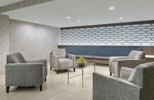 Airport North Hotel | DoubleTree by Hilton Orlando Airport Hotel