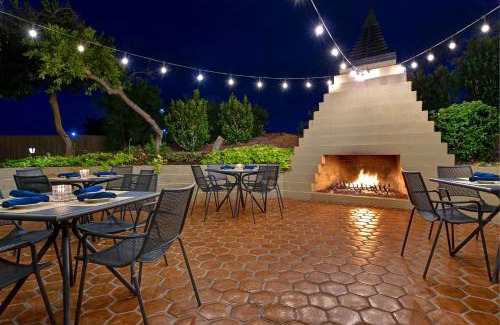 Tempe Hotel | DoubleTree by Hilton Phoenix- Tempe