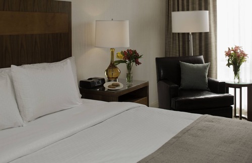 Green Tree Hotel | DoubleTree by Hilton Pittsburgh - Green Tree