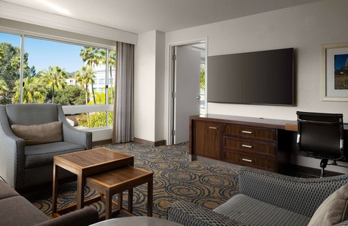 Carmel Valley Hotel | DoubleTree by Hilton San Diego - Del Mar