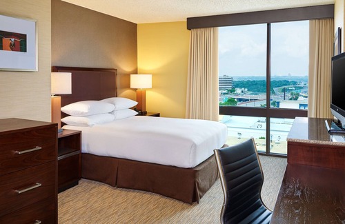 North San Antonio - SAT Hotel | DoubleTree by Hilton San Antonio Airport