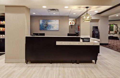 Kenner - Louis Armstrong International Airport Hotel | DoubleTree by Hilton Hotel New Orleans Airport