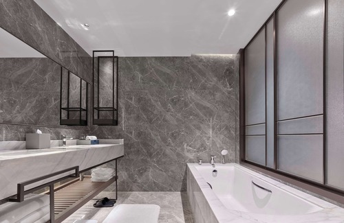 Laishan Hotel | Doubletree By Hilton Yantai Golden Coast Hotel & Suites