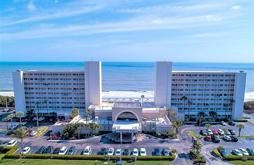 Ocean Park Hotel | DoubleTree Suites by Hilton Melbourne Beach Oceanfront