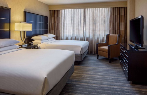 Downtown Minneapolis Hotel | DoubleTree Suites by Hilton Minneapolis Downtown