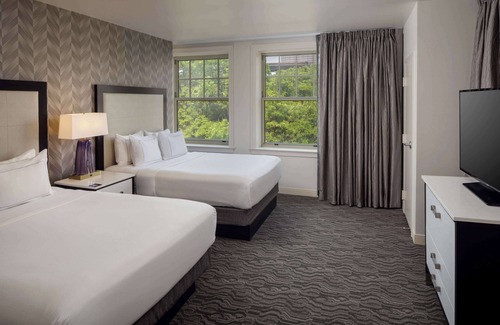 Downtown Detroit Hotel | DoubleTree Suites by Hilton Hotel Detroit Downtown - Fort Shelby