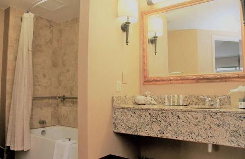 Miamisburg Hotel | DoubleTree Suites by Hilton Dayton - Miamisburg