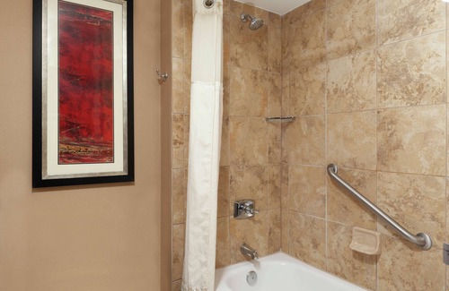 Miamisburg Hotel | DoubleTree Suites by Hilton Dayton - Miamisburg