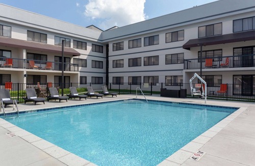 Miamisburg Hotel | DoubleTree Suites by Hilton Dayton - Miamisburg