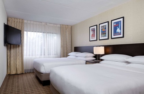 Merry Oaks Hotel | DoubleTree Suites by Hilton Nashville Airport