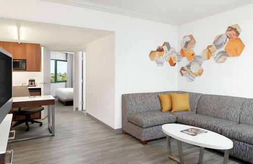 Phoenix Hotel | DoubleTree Suites by Hilton Phoenix