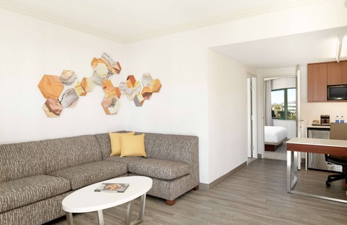 Phoenix Hotel | DoubleTree Suites by Hilton Phoenix