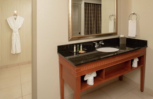 Southcenter Hotel | DoubleTree Suites by Hilton Seattle Airport - Southcenter