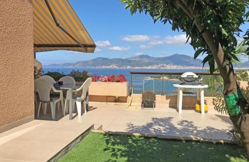 Porticcio Apartamento | Douceur du soir - Duplex 45m2 - Terrasse - Jardinet - Wifi fibre - Plage à pied