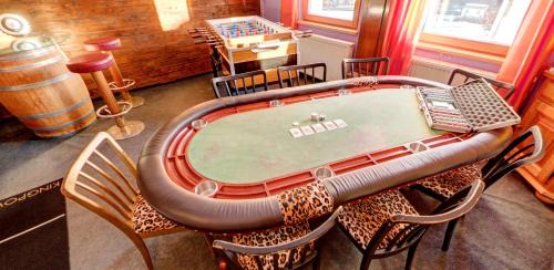 Medraz Chalet De Esquí | Doug's Mountain Getaway - 'Exclusive Mega Chalet'
