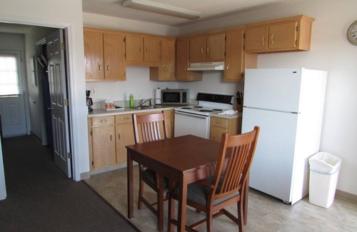 Blue Ridge Hotel | Douglas Inn & Suites