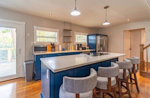 Sevierville Casa | Douglas Lake House with Private Hot Tub by Staycating