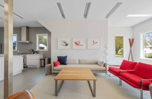 Douglas Casa | Douglas Modern Villa - Steps to downtown | Game RM | Backyard Oasis