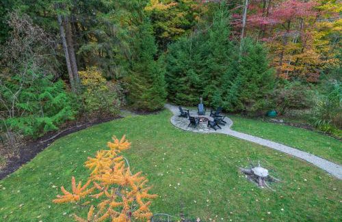 Douglas Casa | Douglas Woods Retreat - Modern Cottage - Newly Remodeled! Walking distance to downtown Douglas!