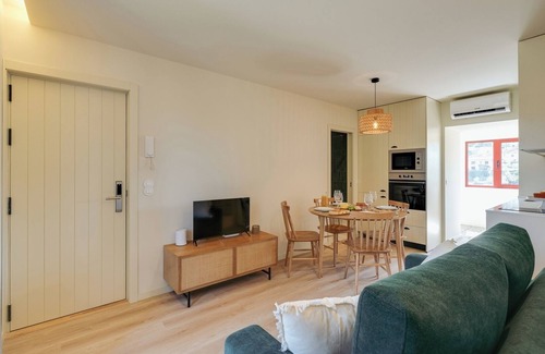 Castelo de Paiva Apartamento | Douro Arda House | Pool and Jacuzzi by HostWise