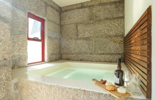 Castelo de Paiva Apartamento | Douro Arda House with Pool & Jacuzzi by HostWise