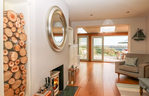 Dittisham Cabaña | Dove Cottage, DITTISHAM