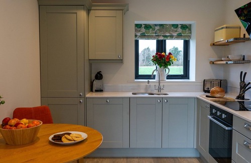 Frampton Cabaña | Dovecote - sleeps 2 in 1 bedroom