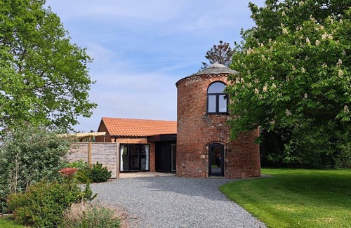 Frampton Cabaña | Dovecote - sleeps 2 in 1 bedroom