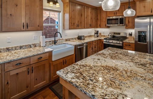 Dover Bay Casa | Dover Bay | Sleeps up to 10 | Private Hot Tub