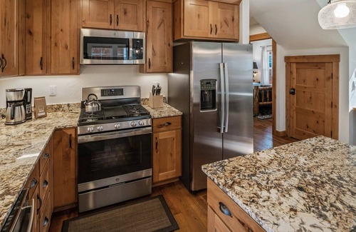 Dover Bay Casa | Dover Bay | Sleeps up to 10 | Private Hot Tub
