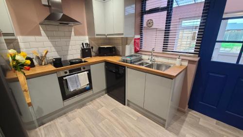 Rocester Casa | Dovetails, short drive from Alton Towers and Uttoxeter racecourse Games room with Wii and football table