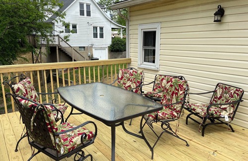 Williamstown Casa | Down on Main Street is less than 10 mins from The Ark Encounter