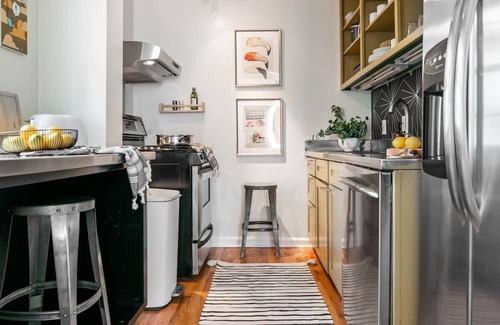 Cabbagetown Apartamento | Down the Rabbit Hole by Minty Living