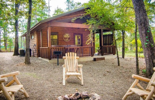 Hochatown Casa | Down Time Studio Cabin w Hot Tub