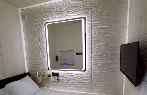 South Loop Hotel | Down Town Private sleeping PODS room in Hotel BnB for 20% to 50% discounted.