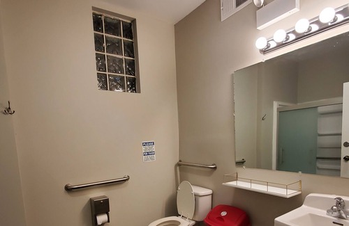 South Loop Hotel | Down Town Private sleeping PODS room in Hotel BnB for 20% to 50% discounted.